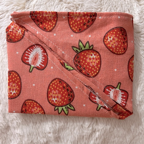 New Strawberry Pet Dog Cat Bandana Vintage Pink and Red - Picture 8 of 8
